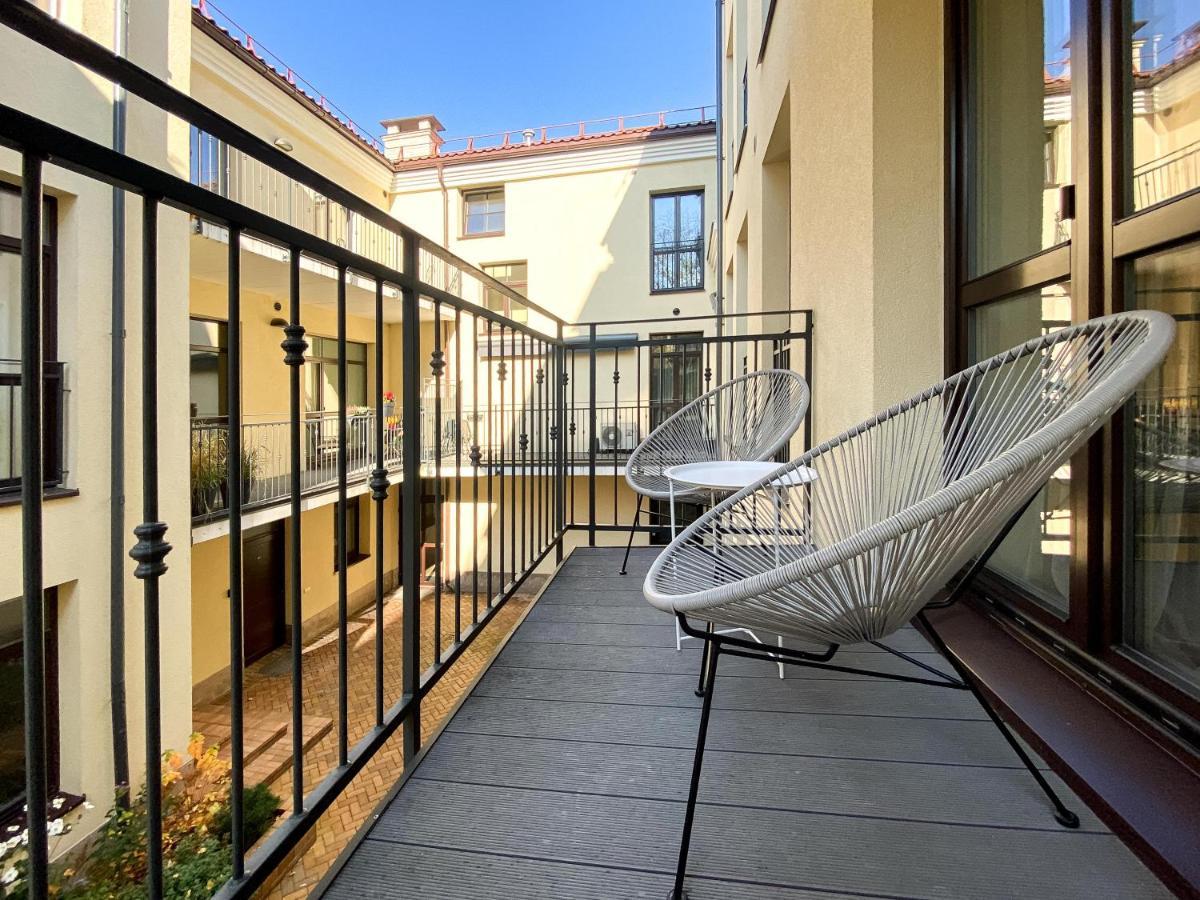 Cohost I Oldtown 60m2 W-garage Parking, Balcony & Self Check-in Apartment