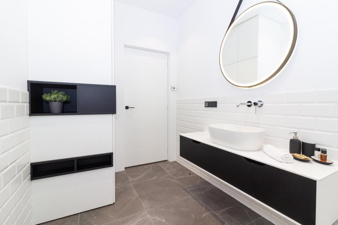 Cohost I Oldtown 60m2 W-garage Parking, Balcony & Self Check-in Wilna