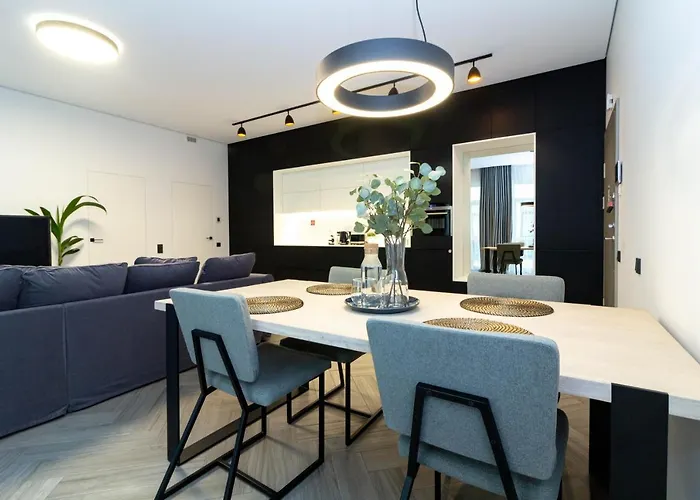 Cohost I Oldtown 60M2 Apt W-Garage Parking, Balcony & Self Check-In